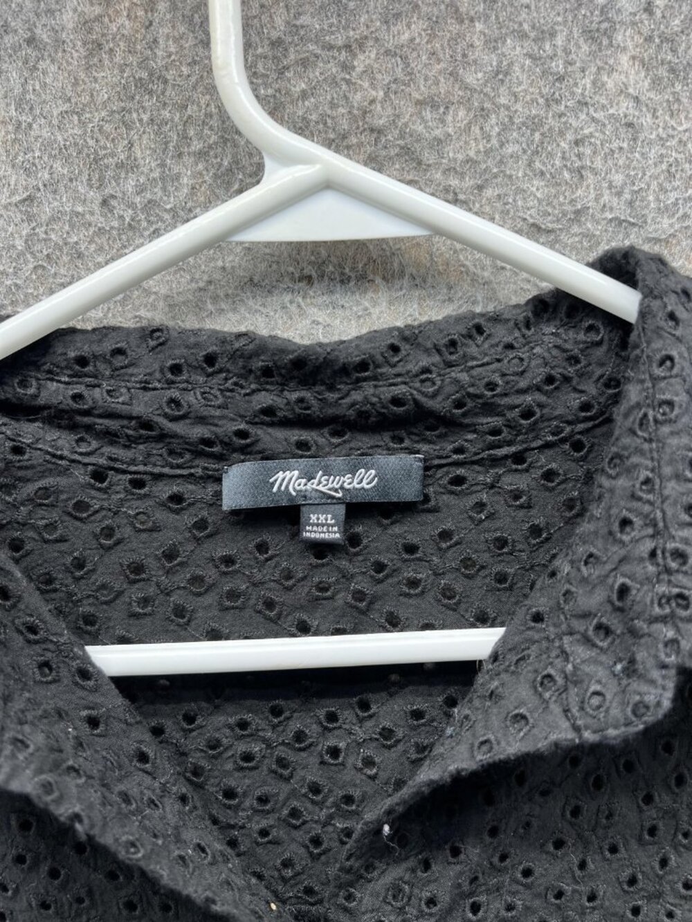 Madewell Blouse Womens XXL Black Eyelet Button Front Flutter Sleeve Cropped - Picture 2 of 10